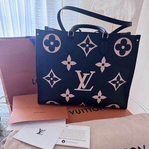 🔥👜RARE👜🔥Louis Vuitton Black and White ONTHEGO MM Bag